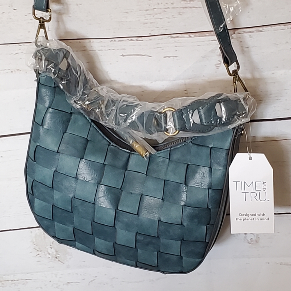 Time and Tru women's recycled materials vinyl Alice crossbody bag blue